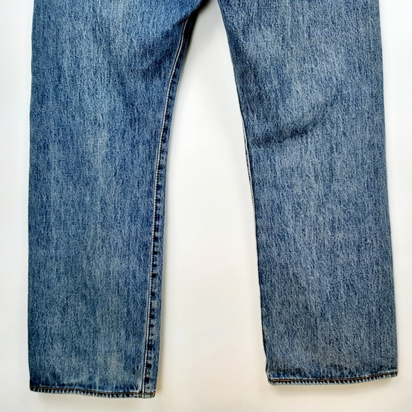 Levis 501 Men's Medium Wash Straight Leg Button Fly Blue Denim Jeans Size 36x29 - Picture 11 of 16
